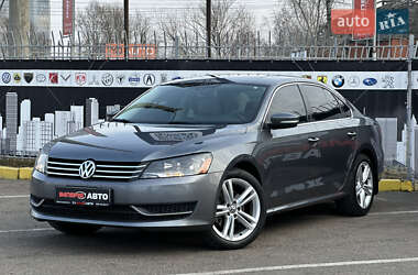 Седан Volkswagen Passat 2014 в Киеве