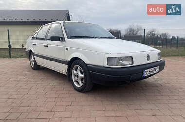 Седан Volkswagen Passat 1992 в Стрию