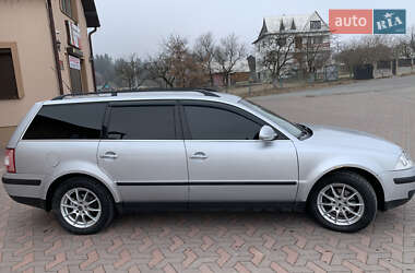 Универсал Volkswagen Passat 2004 в Делятине