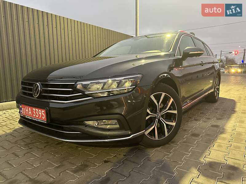 Универсал Volkswagen Passat 2021 в Киеве