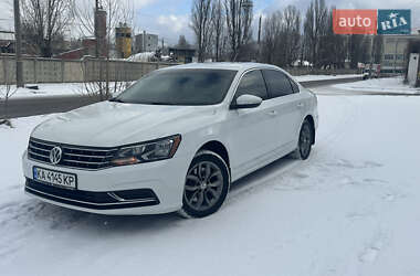 Седан Volkswagen Passat 2015 в Киеве