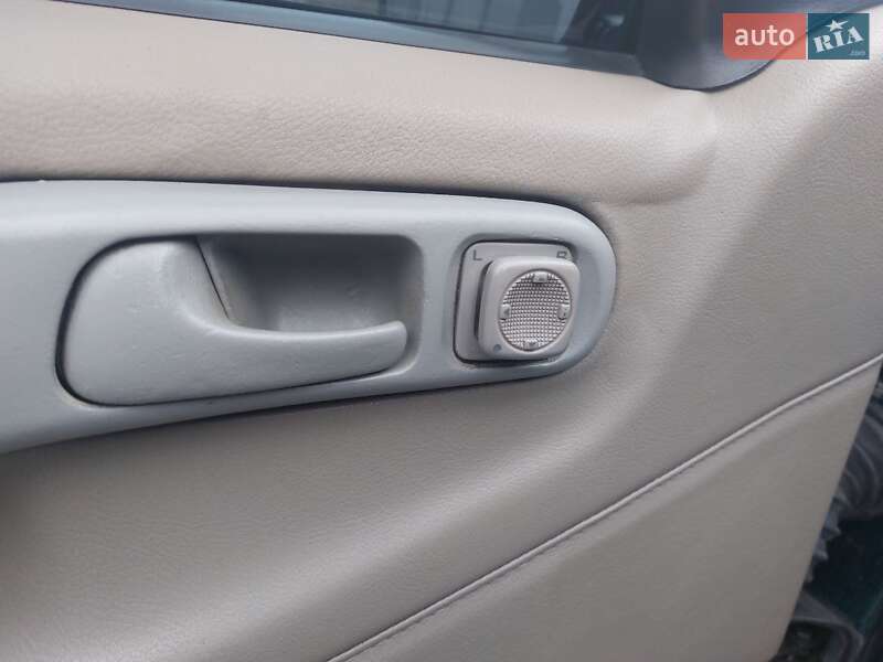 Седан Volkswagen Passat 1996 в Львові