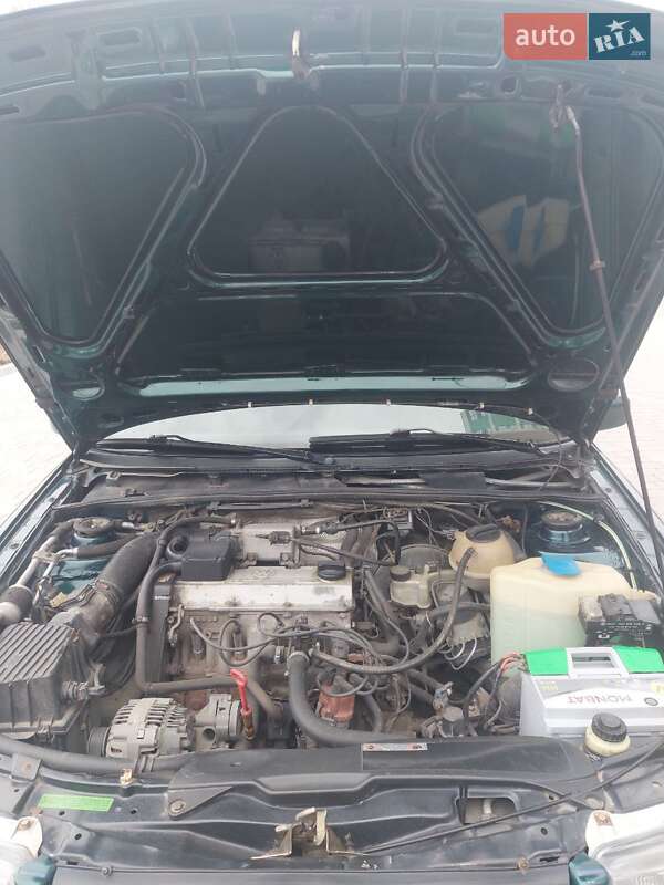 Седан Volkswagen Passat 1996 в Львові