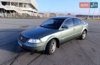 Седан Volkswagen Passat 2003 в Львове