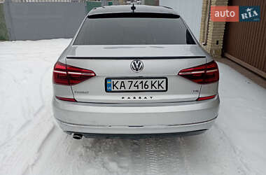 Седан Volkswagen Passat 2018 в Киеве