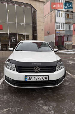 Седан Volkswagen Passat 2012 в Кропивницькому