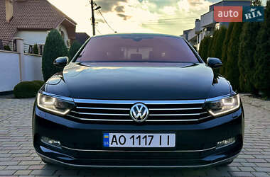 Седан Volkswagen Passat 2015 в Ужгороді