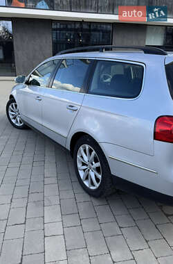 Універсал Volkswagen Passat 2009 в Ужгороді