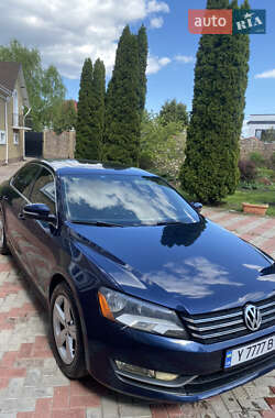 Седан Volkswagen Passat 2012 в Киеве