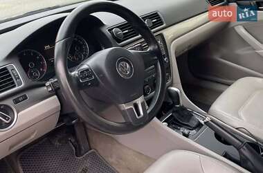 Седан Volkswagen Passat 2015 в Черновцах