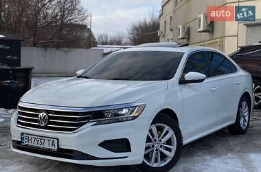 Седан Volkswagen Passat 2020 в Днепре