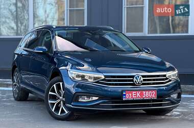 Универсал Volkswagen Passat 2020 в Киеве