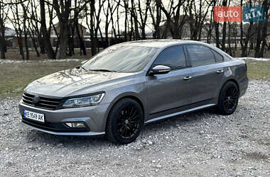 Седан Volkswagen Passat 2015 в 