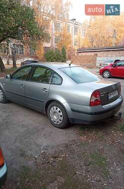 Седан Volkswagen Passat 2003 в Сумах