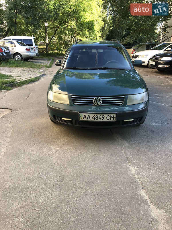 Универсал Volkswagen Passat 2000 в Киеве