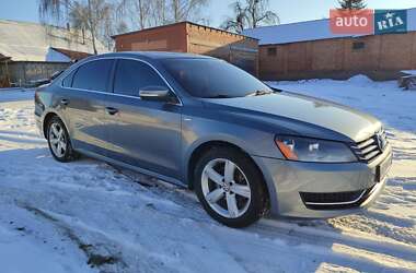 Седан Volkswagen Passat 2014 в Ромнах