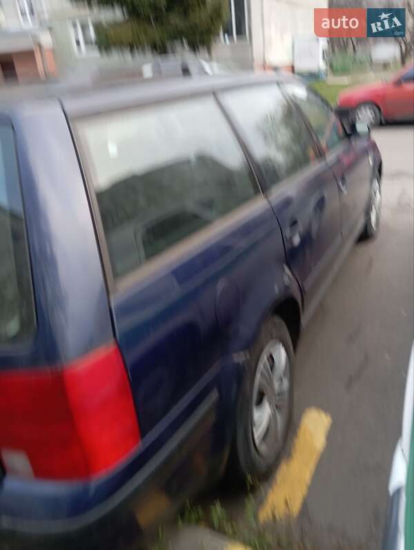 Універсал Volkswagen Passat 2000 в Львові