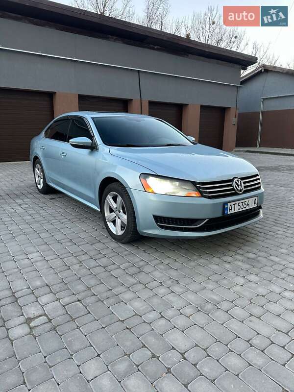 Седан Volkswagen Passat 2012 в Ивано-Франковске