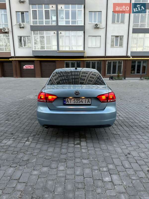 Седан Volkswagen Passat 2012 в Ивано-Франковске
