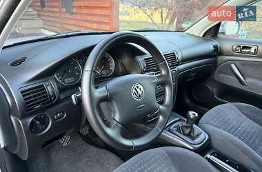 Седан Volkswagen Passat 2002 в Житомирі