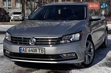 Седан Volkswagen Passat 2016 в Дніпрі