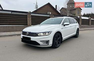 Универсал Volkswagen Passat 2016 в Житомире