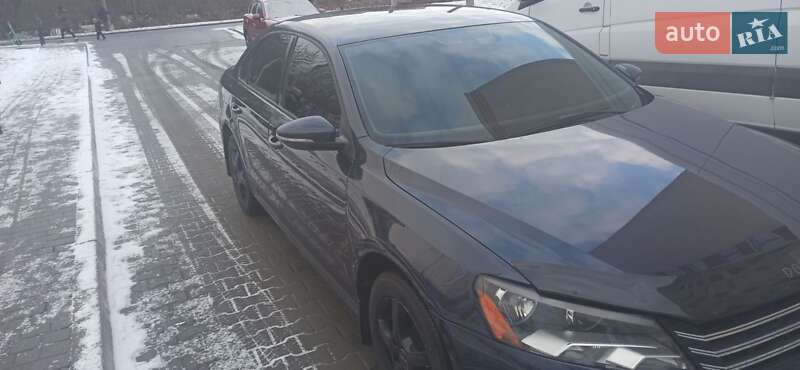 Седан Volkswagen Passat 2011 в Хмельницком