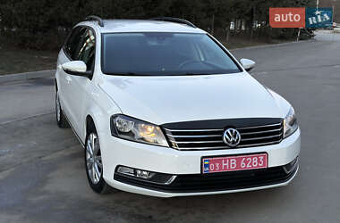 Універсал Volkswagen Passat 2012 в Тернополі