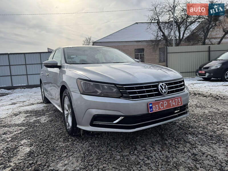 Седан Volkswagen Passat 2015 в Лубнах