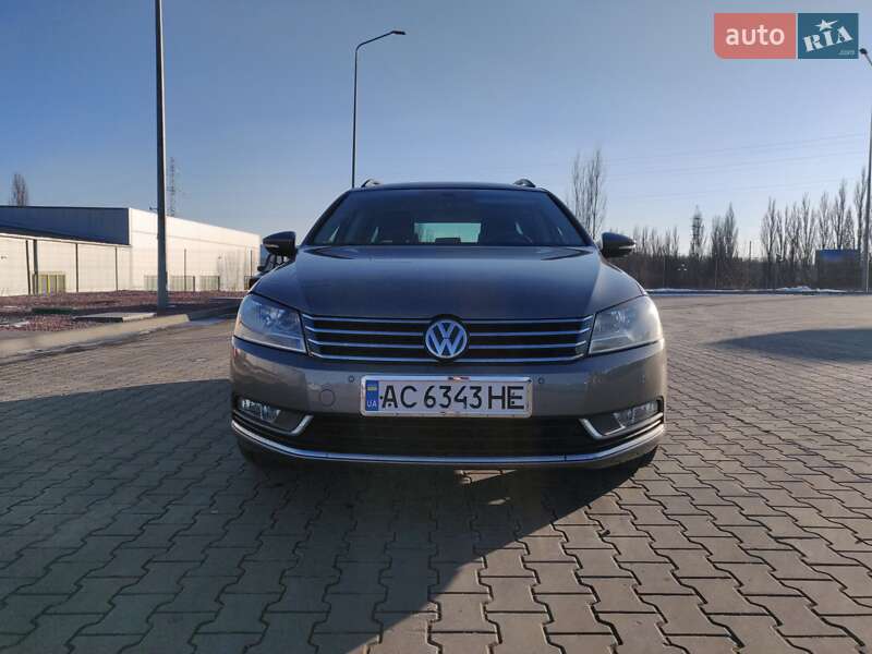 Універсал Volkswagen Passat 2011 в Луцьку
