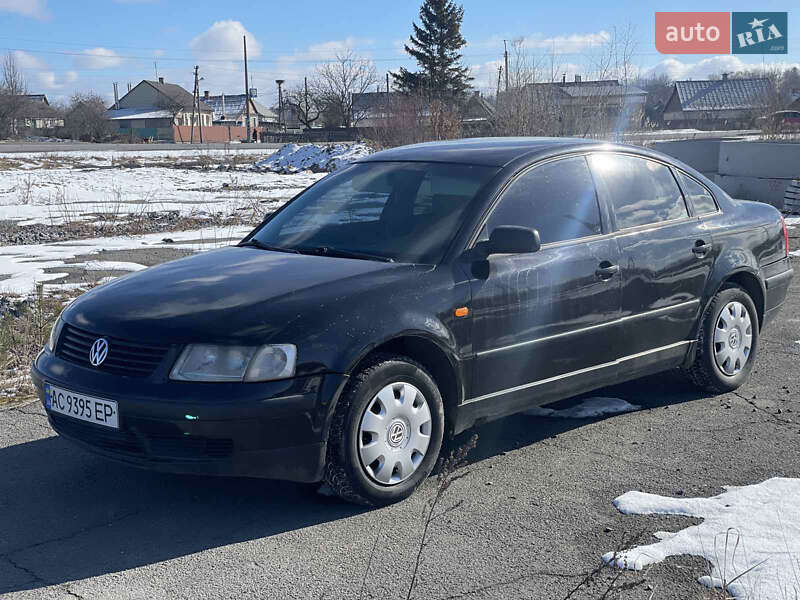 Седан Volkswagen Passat 1997 в Шепетівці