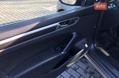 Седан Volkswagen Passat 2016 в 