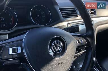 Седан Volkswagen Passat 2016 в 