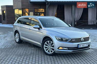 Універсал Volkswagen Passat 2015 в Рівному