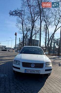 Седан Volkswagen Passat 2001 в Львове