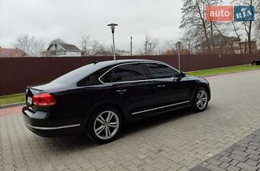 Седан Volkswagen Passat 2014 в Ивано-Франковске