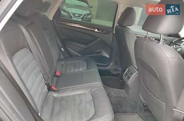 Седан Volkswagen Passat 2014 в Ивано-Франковске