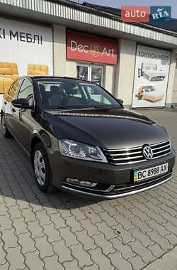 Седан Volkswagen Passat 2012 в Львове