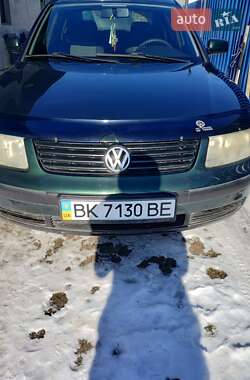 Седан Volkswagen Passat 1997 в Березному