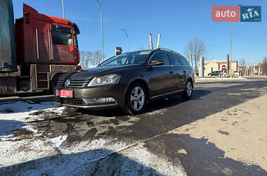 Універсал Volkswagen Passat 2012 в Львові