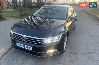 Седан Volkswagen Passat 2015 в 