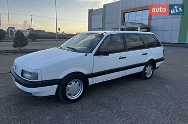 Універсал Volkswagen Passat 1989 в Виноградові