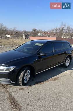 Универсал Volkswagen Passat 2015 в Звягеле