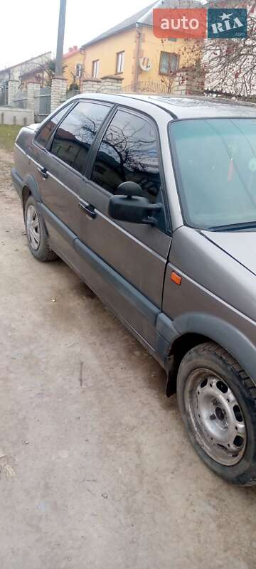 Седан Volkswagen Passat 1992 в Львові