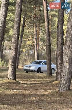 Седан Volkswagen Passat 2001 в 