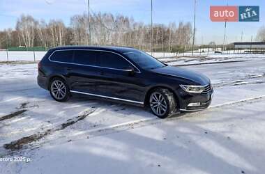 Универсал Volkswagen Passat 2018 в Киеве