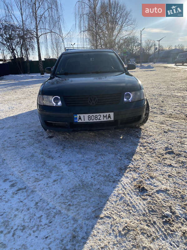 Седан Volkswagen Passat 1998 в Борисполе
