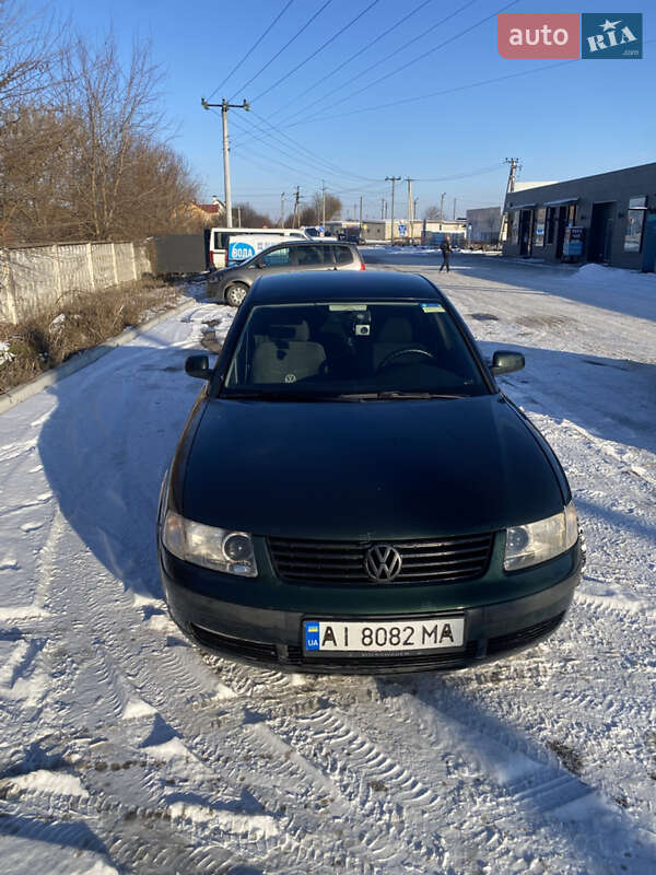 Седан Volkswagen Passat 1998 в Борисполе