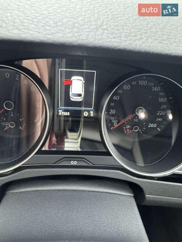 Универсал Volkswagen Passat 2022 в Киеве фото 10 Универсал Volkswagen Passat 2022 в Киеве