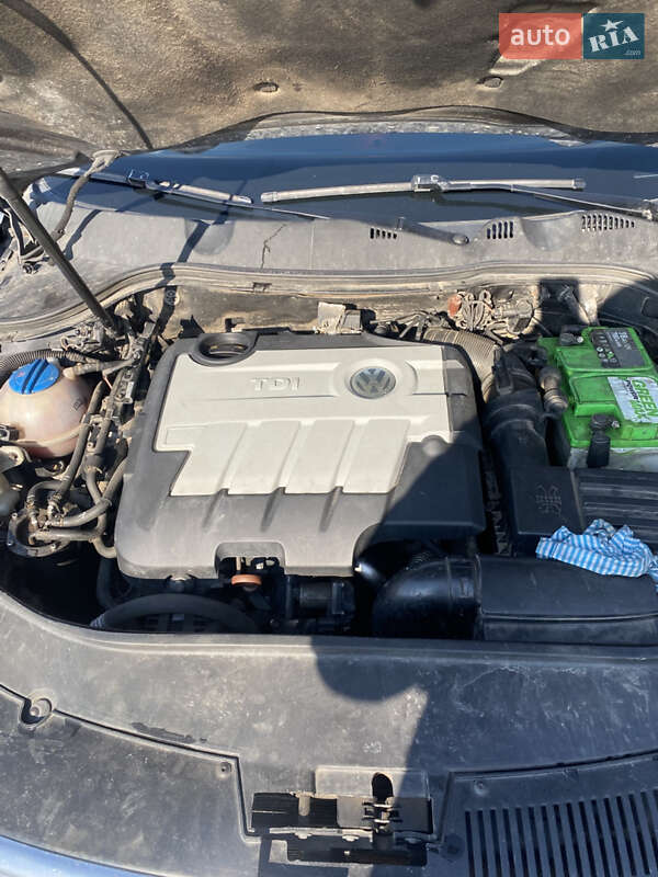Універсал Volkswagen Passat 2009 в Луцьку